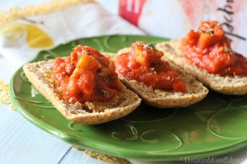 Crostini integrali con Temph di Ceci al sugo