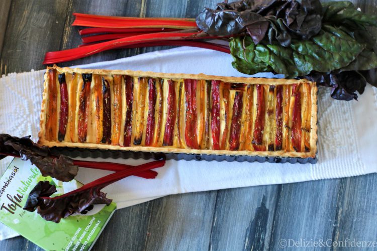 Crostata con crema di tofu e coste colorate