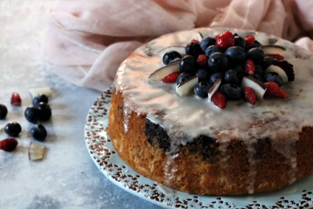 Torta all'acqua di cocco e mirtilli cotta in pentola (vegan & gluten free)