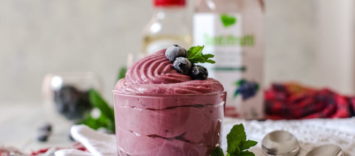 Mousse al succo di mirtilli