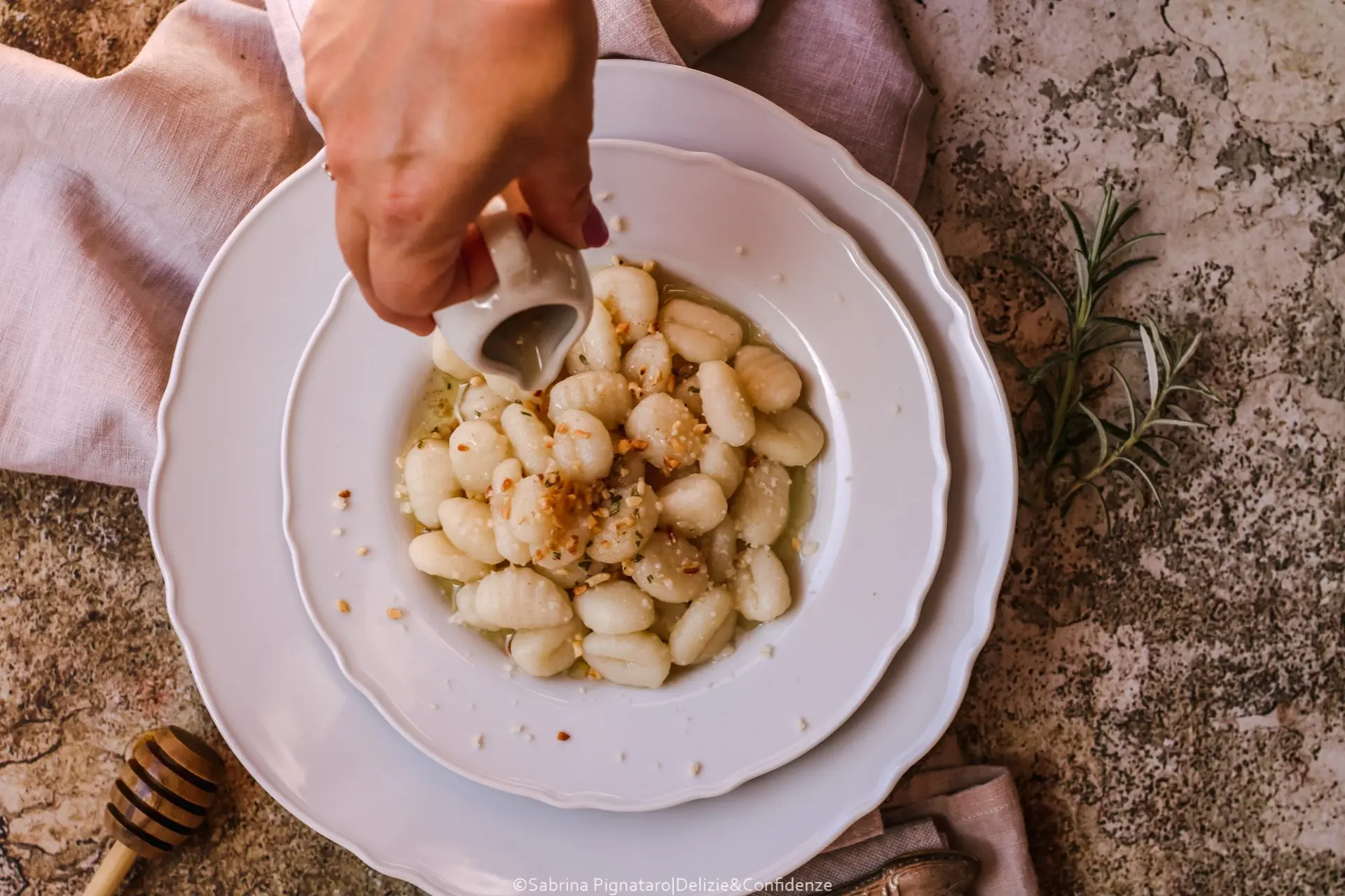 Gnocchi di patate con salsa al miele