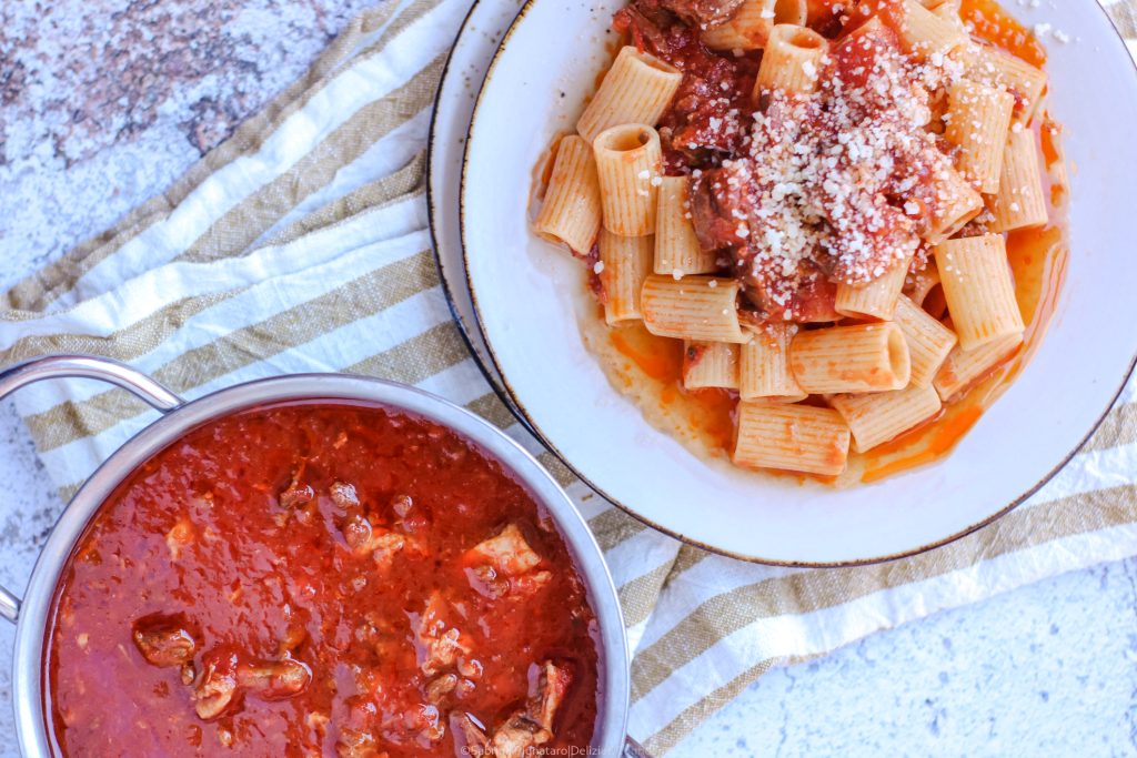 pasta al ragù napoletano di Cannavacciuolo