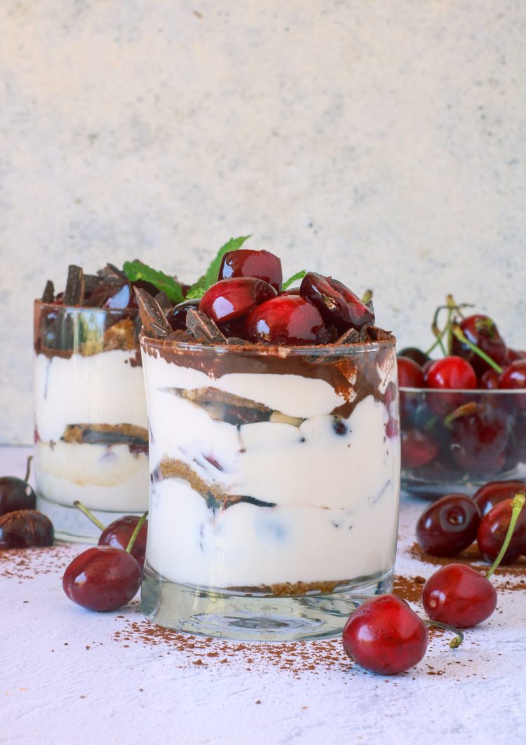 Tiramisù alle ciliegie (ricetta vegana)